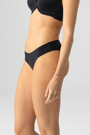 ELLIPSE GLOWY & SILKY INVISIBLE CHEEKY PANTY