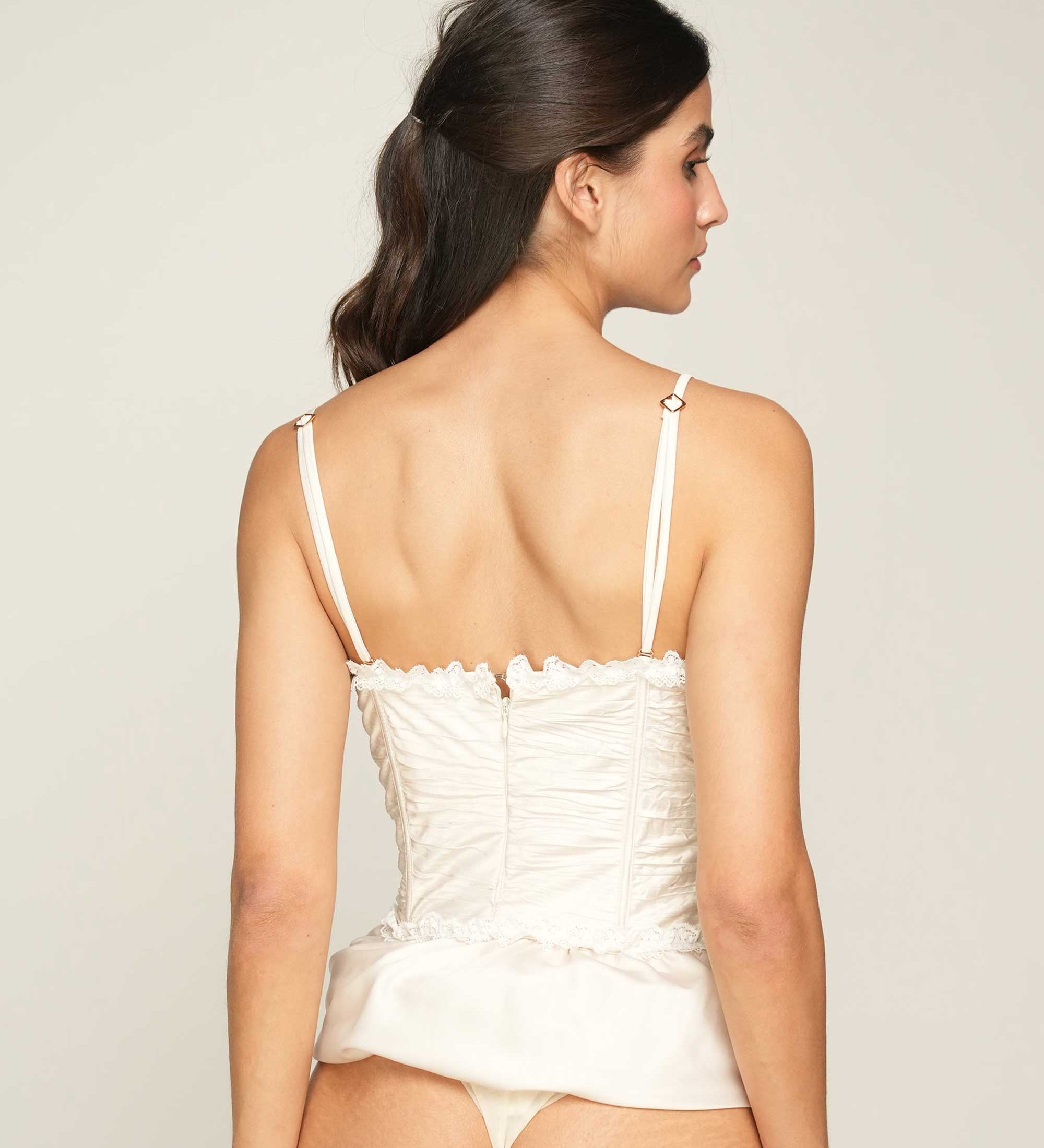 CORSET-ELLIPSE-BY-SARA-RESTREPO-ESPALDA.jpg