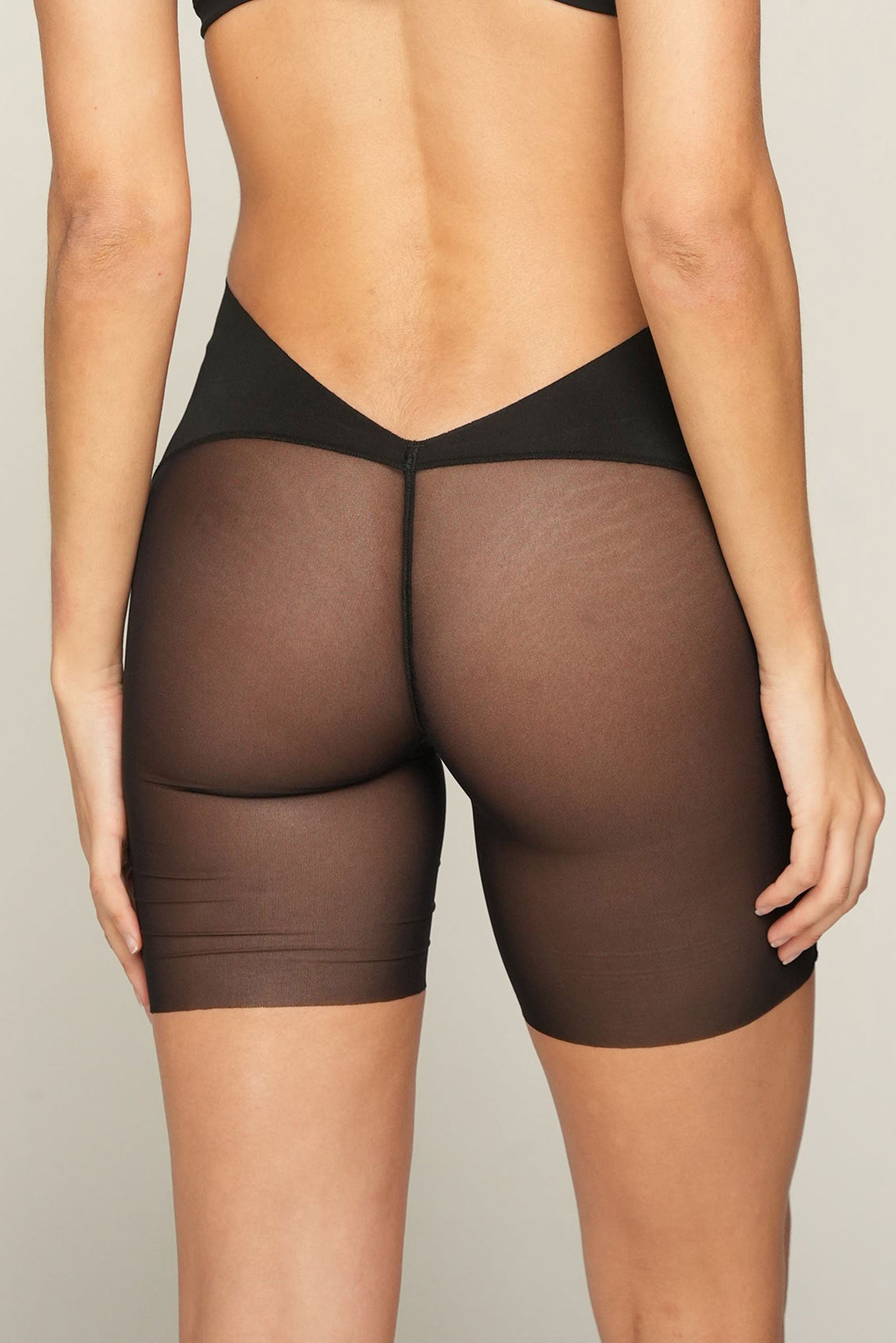 Invisible Low Back Tulle Short Black