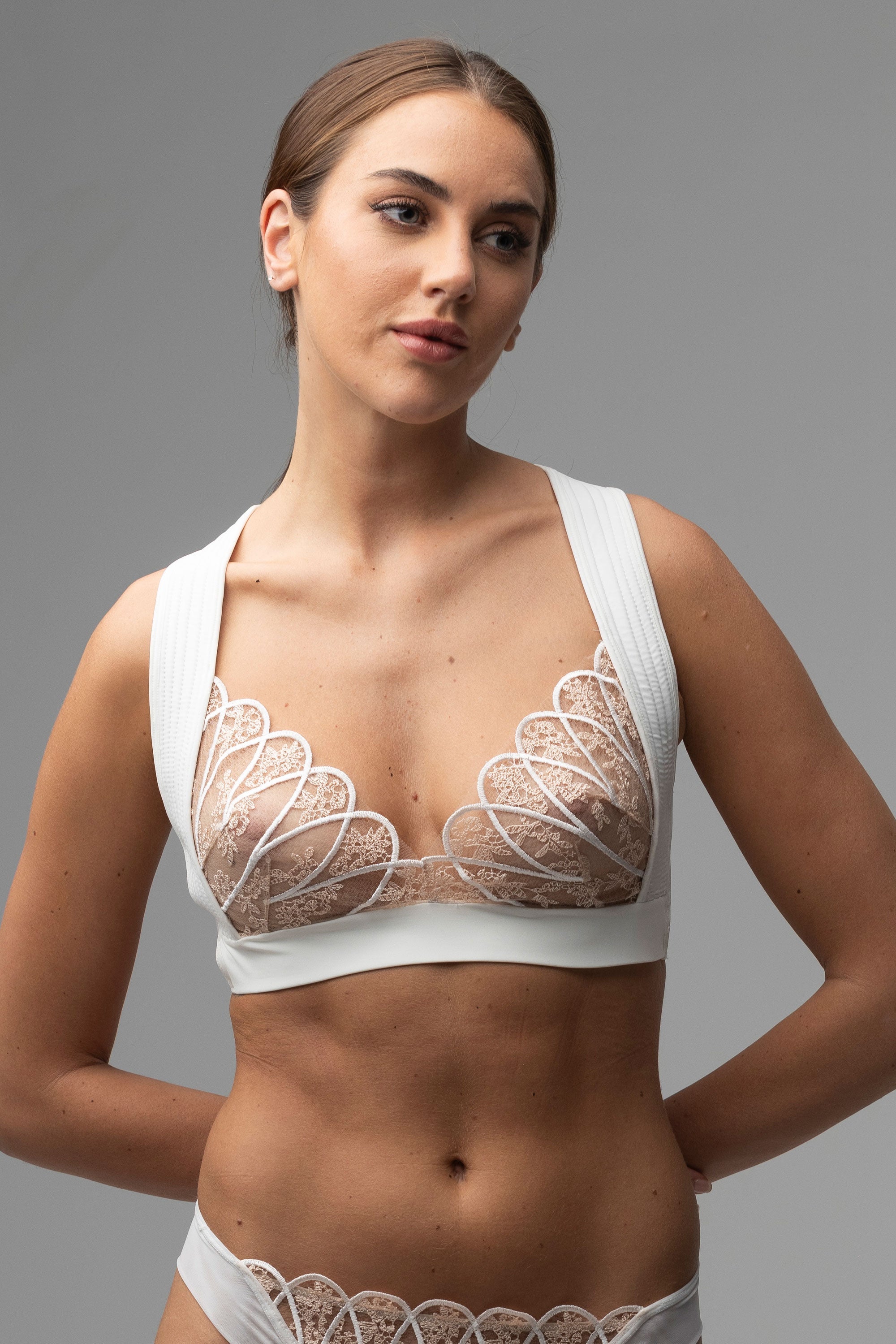 ELLIPSE BALANCE BRALETTE