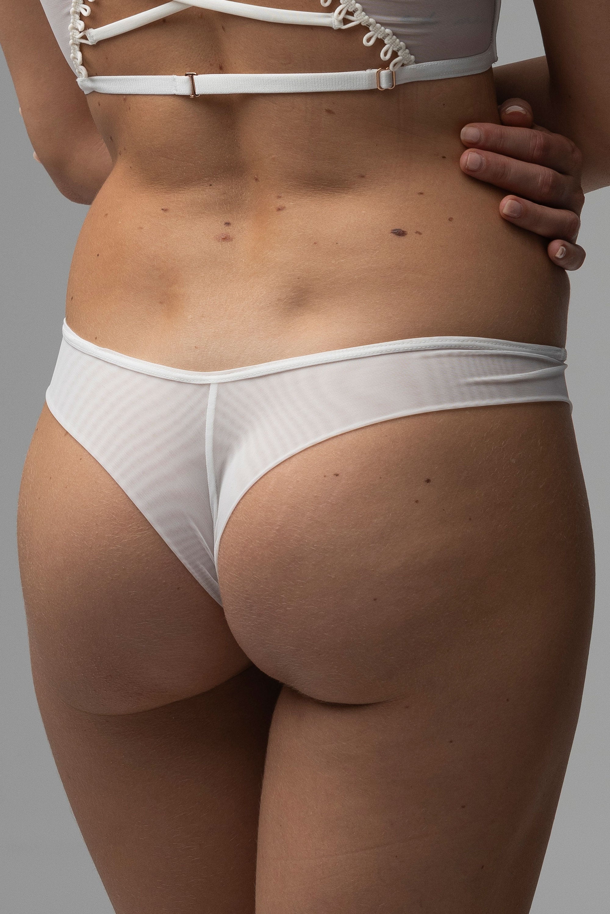ELLIPSE BALANCE THONG
