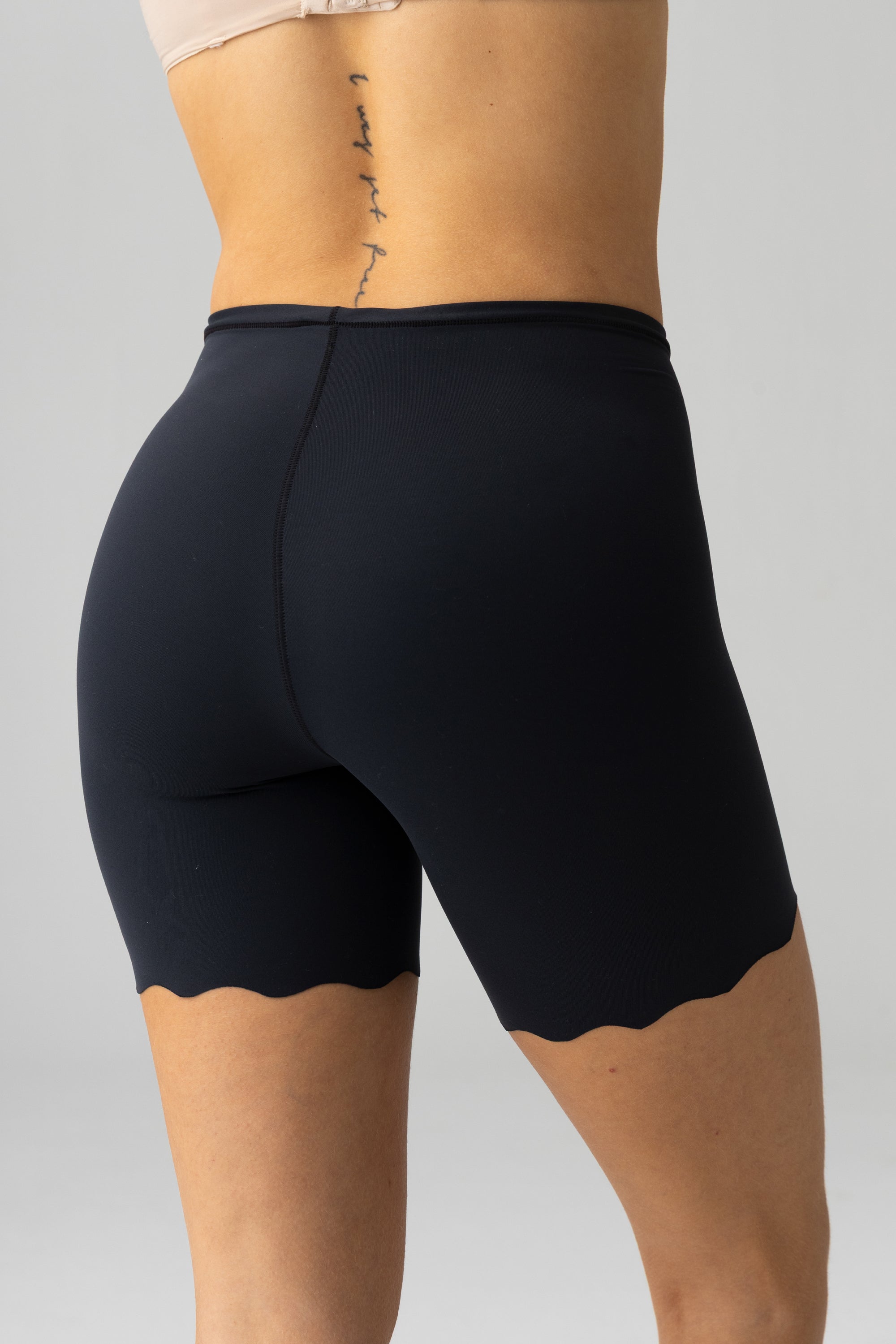 ELLIPSE SHORT