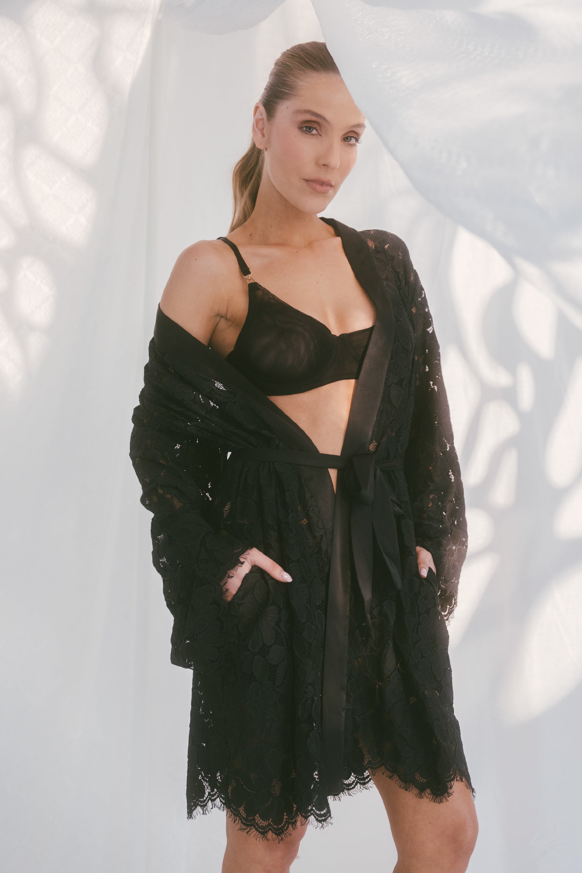 ELLIPSE BLACK LACE KIMONO BLACK