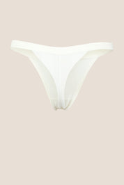 Invisible Thong Essentials Ivory